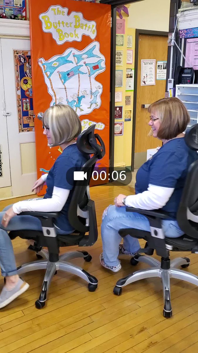 Poppesarah1212G's tweet photo. When your teachers take twin day too far! @BBESNJ ❤️#spiritweek #bbessole #ReadAcrossAmerica https://t.co/bJIgJKoKWH