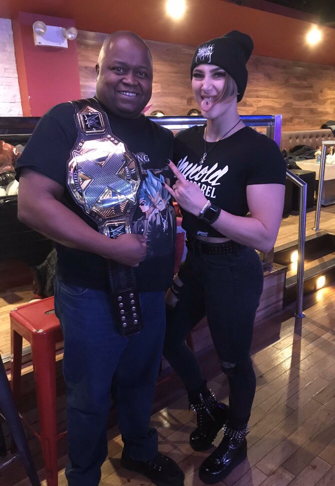 IAmCam8404's tweet photo. @RheaRipley_WWE This has been a long time coming &amp; I’m blessed that I FINALLY got to meet you! You are incredible! If there is any assurance that I have your back all the way, that meeting more than confirms it!

Thank you for coming out and much love! #TheNightmare 👹 #EVOLVE145 https://t.co/H3cUs7L7qw