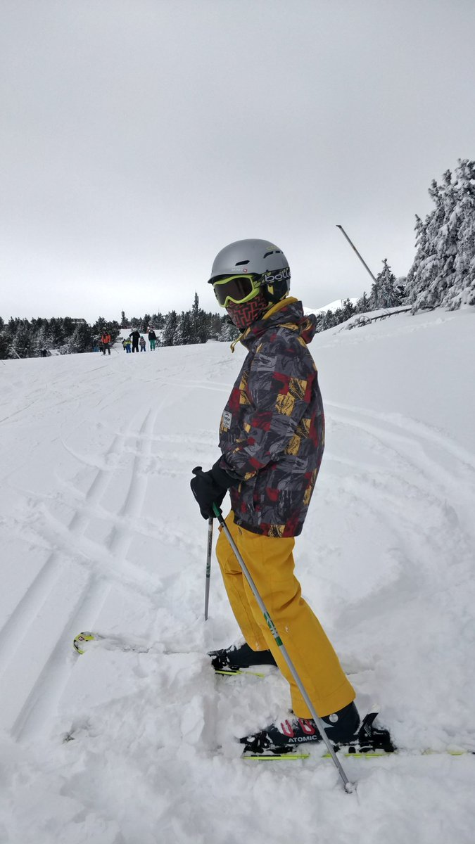 Ludalovitch's tweet photo. Fresh snow. Nobody on track. Missing a little bit of sun but damn that feels so good #FunWithSon #Snow #fontromeu #pyrenees2000 https://t.co/Y1ytviZGaR