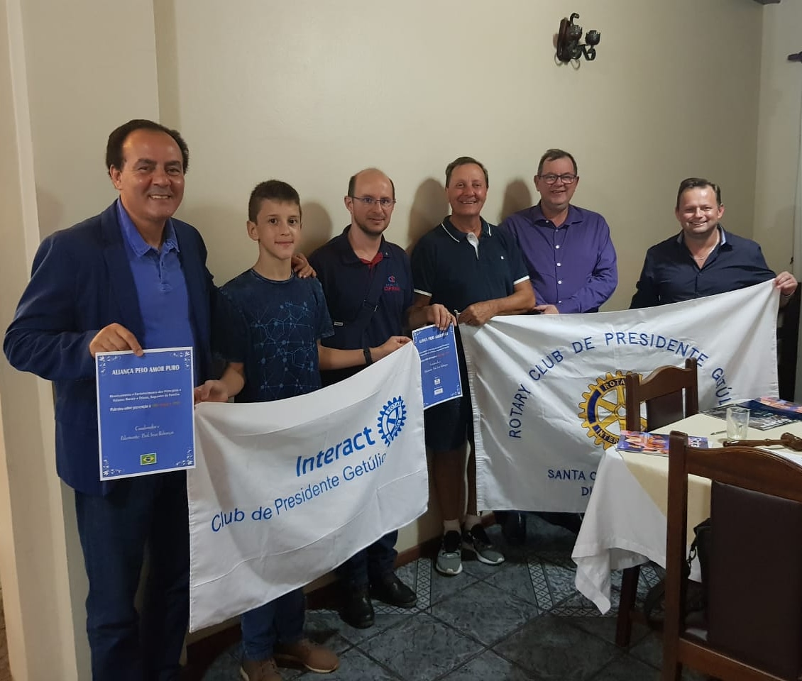InteractPg's tweet photo. Reunião do Rotary padrinho de ontem 🤩
#interact4652
#distrito4652
#orotaryconectaomundo https://t.co/4Em4pq4euh