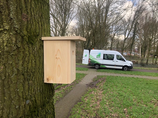 Wegens het doorslaande succes heeft <a href="/SIGHTLS/">SIGHT Landscaping</a>  in samenwerking met <a href="/Gem_Leusden/">Gemeente Leusden</a>  nog eens 75 huisjes opgehangen om de eikenprocessierups te bestrijden. Dat we volgend jaar een koolmezenplaag hebben nemen we voor lief! #voorjaar #epr #onzebuitenruimte #groenebelevenis