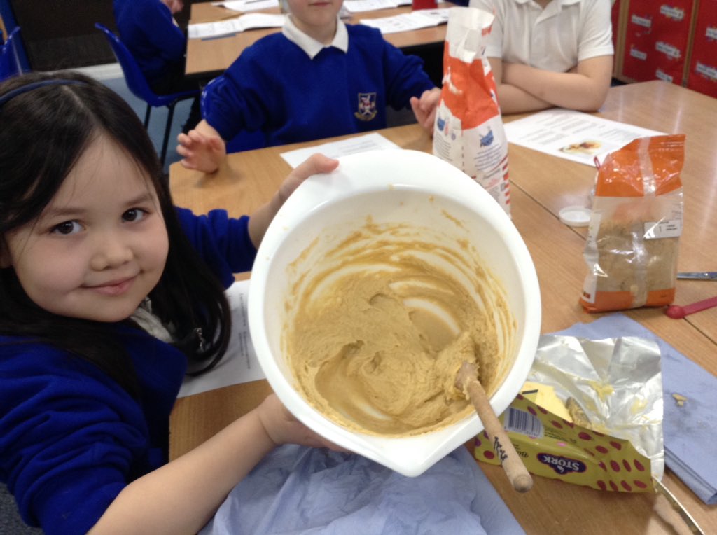 latimerprimary's tweet image. #ClassKB have been busy this morning learning about Fairtrade and using Fairtrade products to make their chocolate cookies to sell tomorrow. The classroom smells amazing!!!  #Fairtradefortnight #Latimerscienceweek