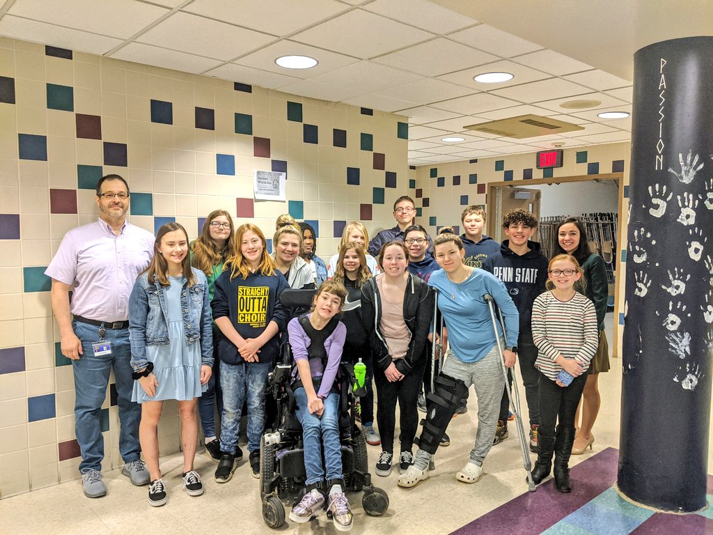 Thank you these students who make <a href="/HMJHS_Vikings/">Hopewell Junior High</a> better by showing their Viking PRIDE! <a href="/HMJHPrincipal/">Kat</a> #VikingP3