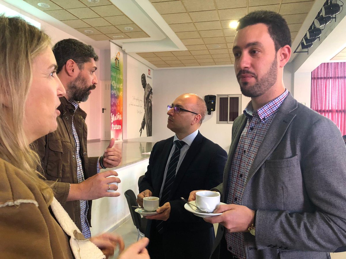 MeloTorres83's tweet photo. Todo un éxito!!! Generando oportunidades, acercando talentos...#CoffeandTalks en @funddonbosco https://t.co/zDdnBryYMo