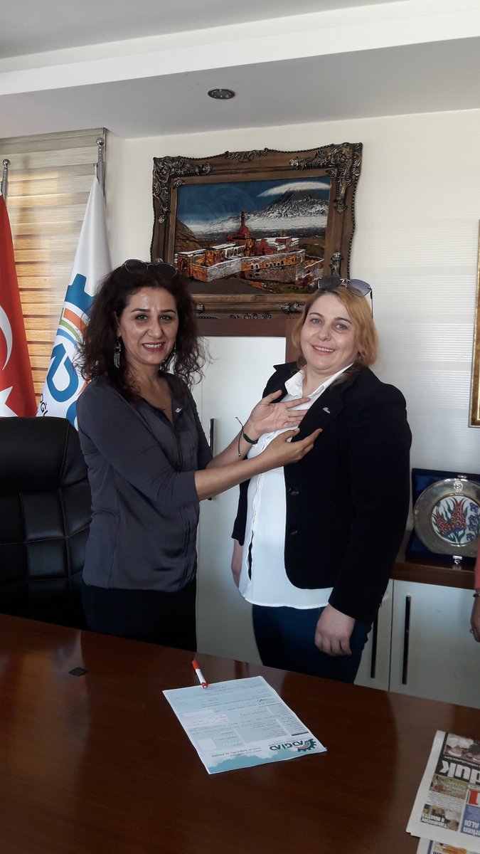 adgiad's tweet photo. PREMİUM HOMES ANTALYA İNSAN KAYNAKLARI DANIŞMANLIK ŞİRKETİ SAHİBİ GÜLER DEMİRPOLAT ADGİAD'I ZİYARET ETMİŞ,GÜLER DEMİRPOLAT HANIM'A ADGİAD ROZETİ TAKILIP ÜYELİĞE ALINMIŞTIR. ÜYELİĞİNİN HAYIRLI OLMASI DİLEĞİYLE ZİYARETLERİNDEN DOLAYI KENDİLERİNE TEŞEKKÜR EDERİZ. https://t.co/xw3tknKLCX
