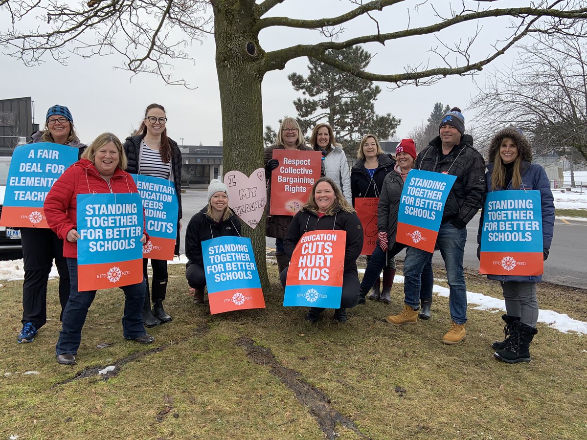 DanksAmy's tweet photo. #Istrikebecause #iametfohalton #jgps #buildingbetterschool #ETFOstrike #ETFOstrong #ETFO @etfoproud @E_Mitchell_ETFO https://t.co/i2bU2d7Yh2
