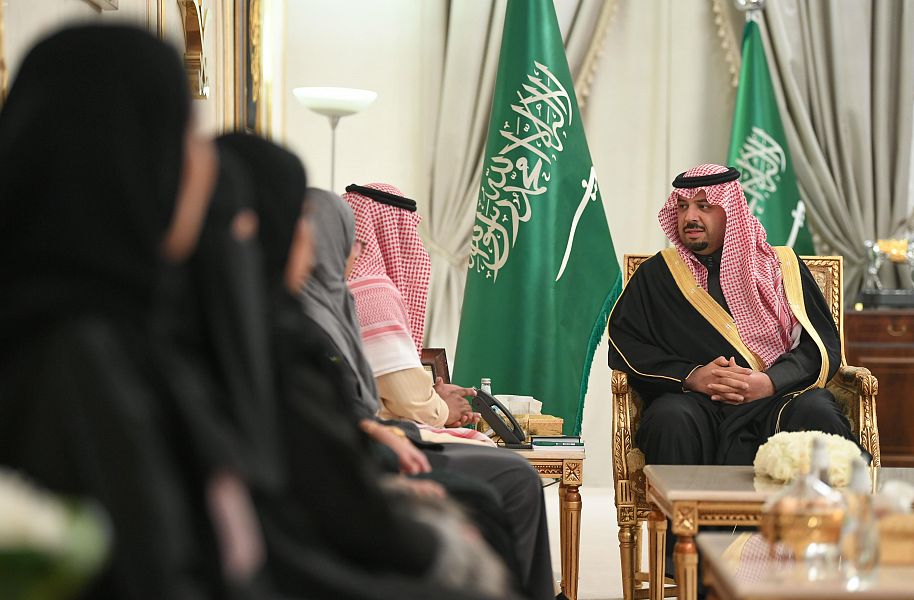 SPAregions's tweet photo. سمو أمير #الحدود_الشمالية يستقبل فريق مركز أبحاث التوحد بمستشفى الملك فيصل التخصصي. 
https://t.co/jPr3Ni2Bf4
#واس_عام https://t.co/tfYpvYxM3d