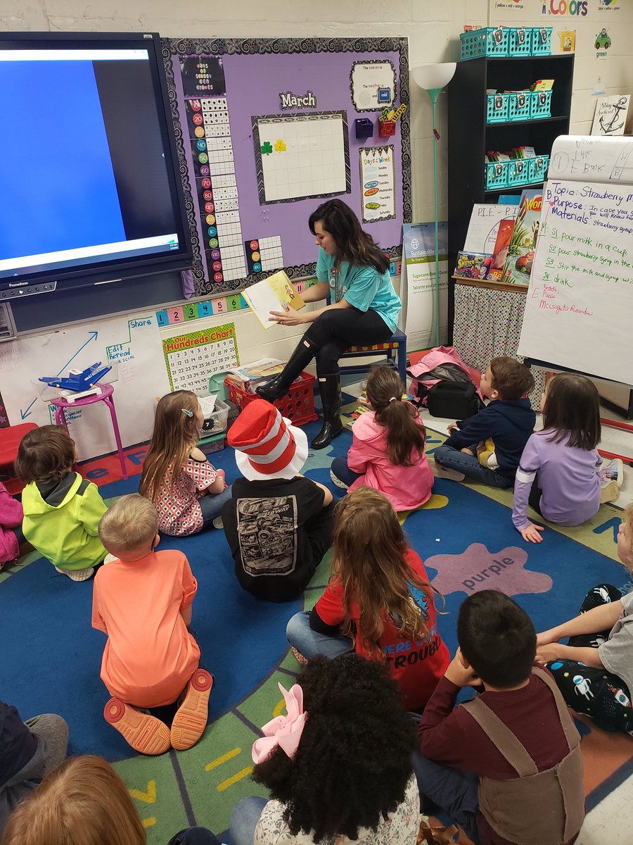 kinderteachr's tweet image. @LenoraLibby came to visit our classroom today!!!!! Happy Read Across America Week!!!! Thanks for spending time with is today. #lifeisbetteratthelakes #drseuss #ReadAcrossAmerica @FloydCoSchools @GardenLakesElem