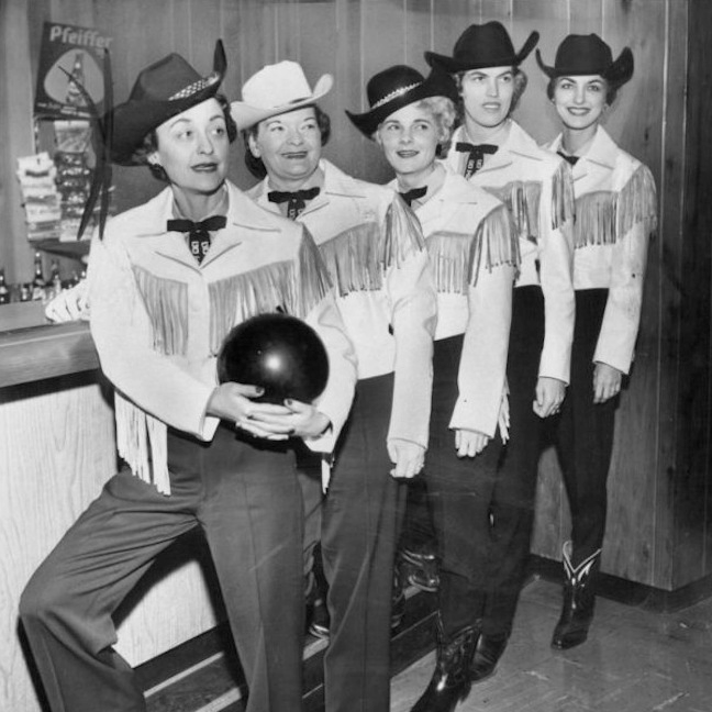 ASLAMN's tweet photo. Looking for the best time you can have in borrowed shoes?  
Its not too late to sign up for ASLA's BOWLING BRAWL, Friday March 13th 4:30-7:30!  Students bowl free!
Registration link in bio

#aslaminnesota  #landscapearchitecture #mndesign #twincities #landarch https://t.co/8c34uSqzYY