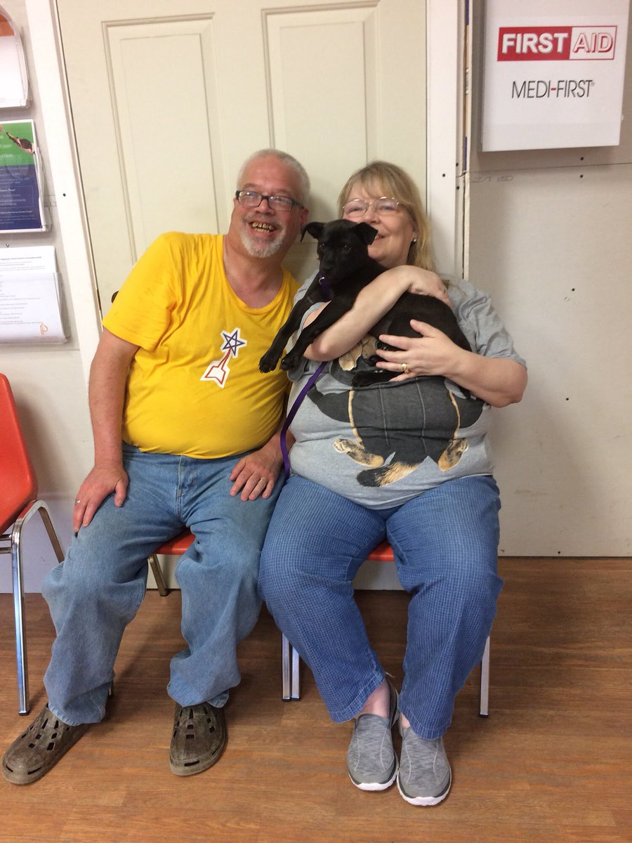 PepperPup327's tweet photo. @RipleyHoundlet Dis when Mommee and Daddee first gotted me. Ne and Daddee misses her lots https://t.co/Ft3ekuAufD