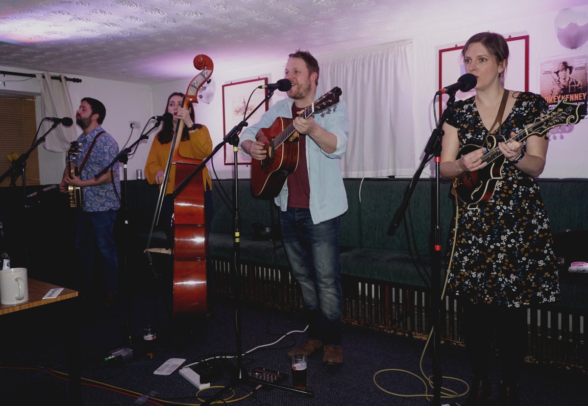 We've got some gigs coming up y'all!!
#livemusic #glasgow #ScottishBluegrass #WithATwist #Banjo #Guitar #DoubleBass #Mandolin