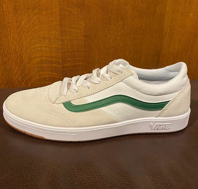 xtremevitoria's tweet photo. #NEWSEASON | Nuevas @vans para pisar con fuerza en Primavera 🌺🌺⠀
⠀
📲 Consúltanos por #Whatsapp 945 13 45 73 https://t.co/tVV7wa4F9k https://t.co/Fe5rB0BCSH