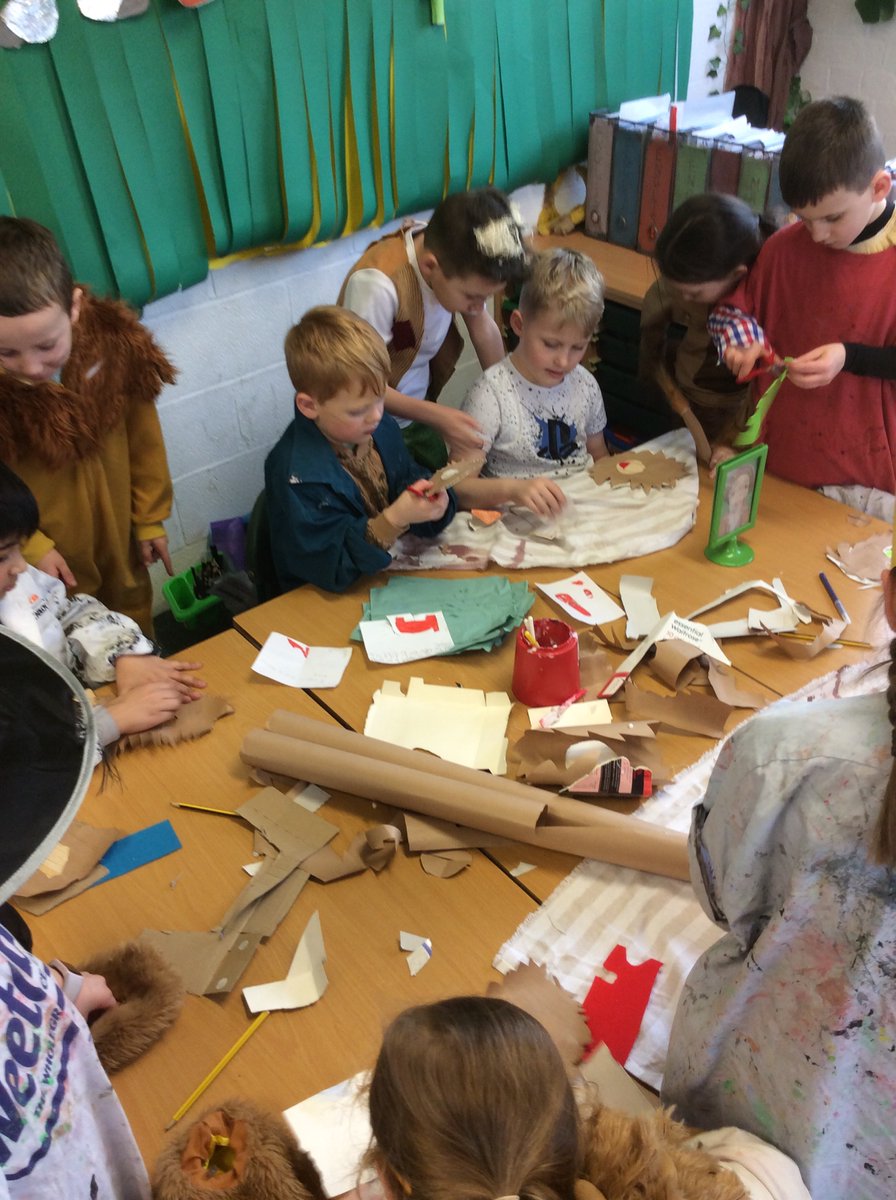 More creativity in Year 3 this afternoon making Dorothy’s slippers to accompany their imaginative writing! @InMATLamport <a href="/pixlclub/">Pixel Club</a> #WorldBookDay2020