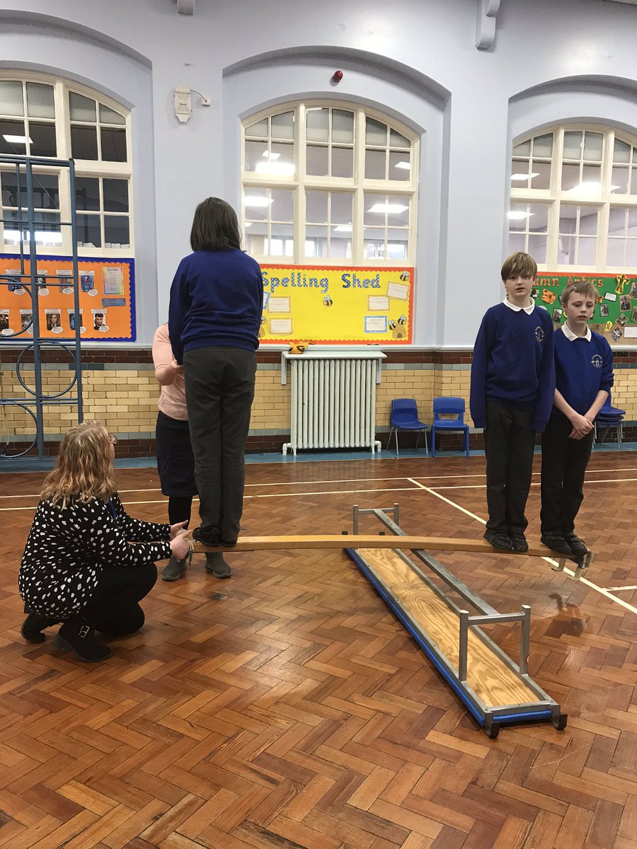 MrsGrovesCPS's tweet photo. Learning about levers in 6R Science today 😁Lots of predictions 🤔and investigative work around the fulcrum and the load 👏🏼@CambridgeSch https://t.co/274lyj4XGA
