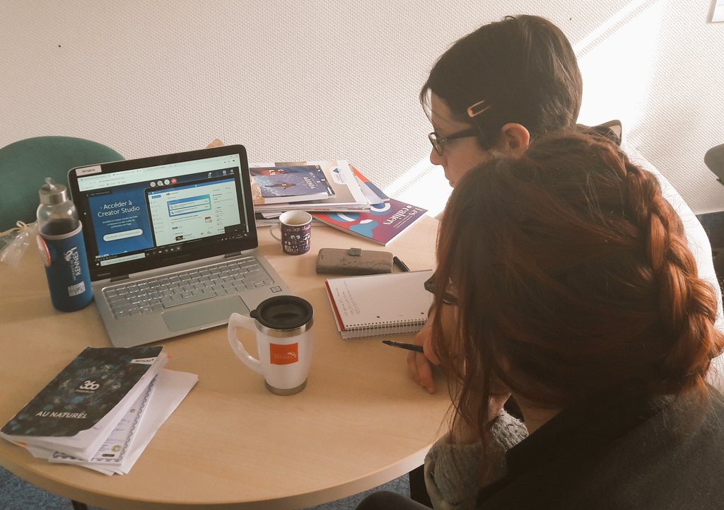 JoannaRobic's tweet photo. Suite aux #RCDES2019, décryptage en webconférence de l'outil #CreatorStudio de @FacebookFR, appliqué aux organisations publiques #compublique #comESR #socialmanagement #COMNUM19 #Comosup
#IciRennes 🖐⤵️
Merci à l'équipe Web et RS @sup_recherche pour ce temps de partage pro. https://t.co/SSbVwwfCOn