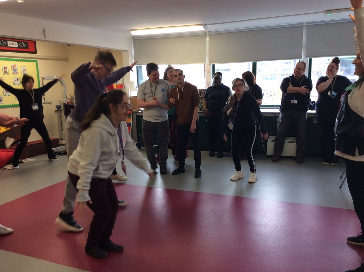 Activate tweet media