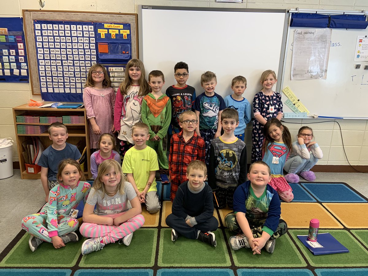 Mrs_Hohn's tweet photo. Thank you to Jessica for reading to us last week! #dressupdays https://t.co/J7Kyn2WF5s