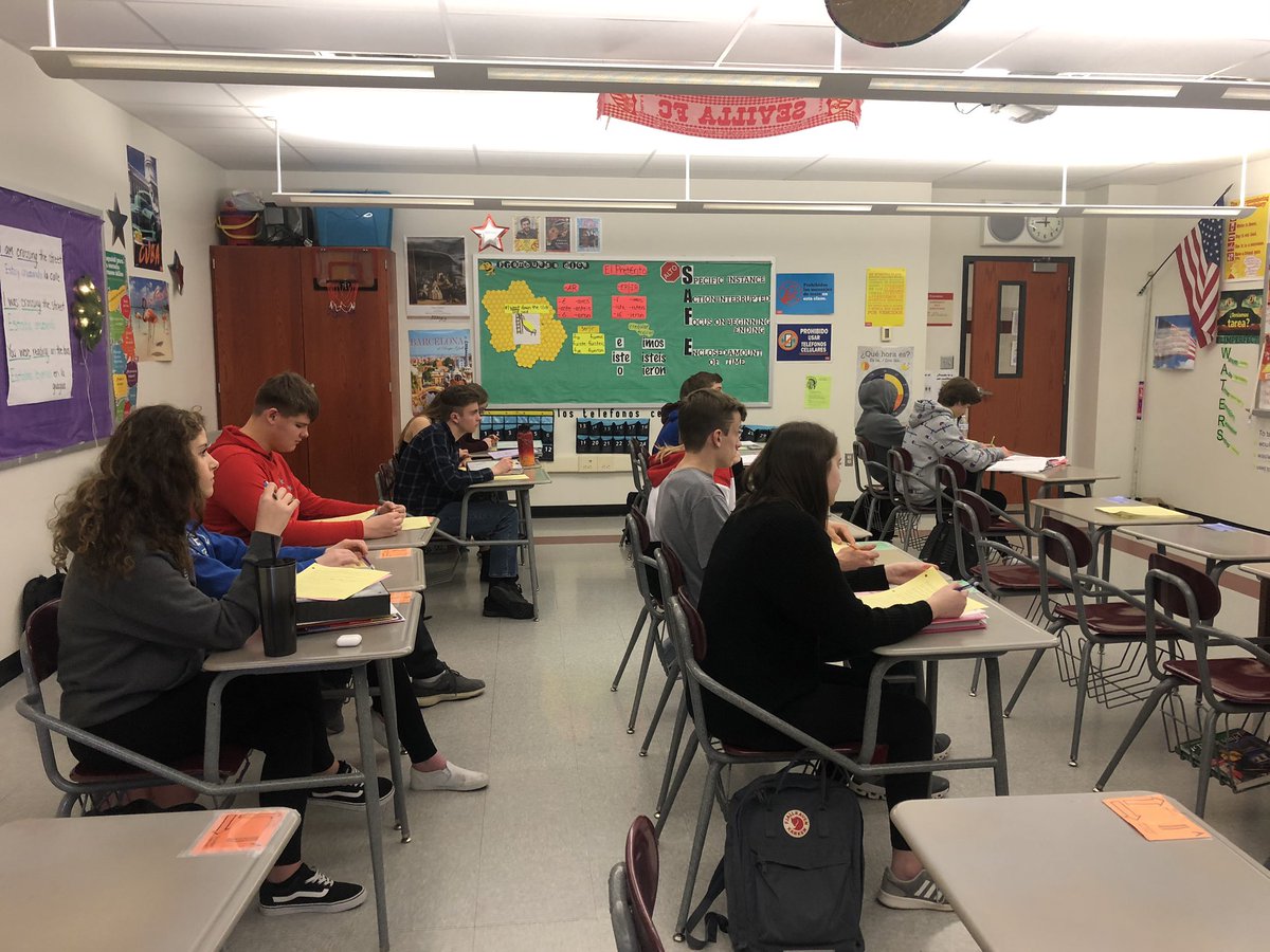 APMrMoran's tweet photo. Here in #MrsYaegers class, students are working on imperfect tense. Students sit in groups of three for this activity, but the teacher is ready to group them in various ways using Kagan structures. https://t.co/KD6oC8WALw