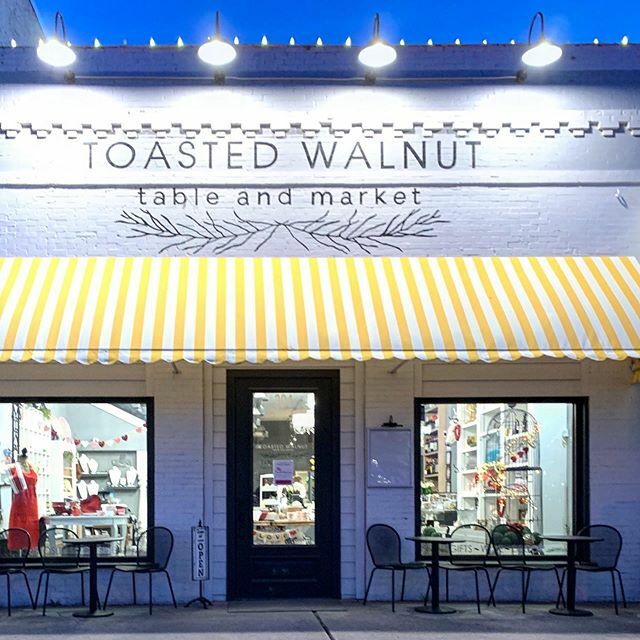 jennieblockdfw's tweet photo. It was tough to find a place with hummus and karaoke! 🎤
.
#healthyoptions #farmtotable #toastedwalnut #karaoke #celina #celinatx .
.
.
.
.
.
#celinasquare #hotspots #yummyfood #vibes #celinarealtor #prosperrealtor #instalike #instafollow https://t.co/xMbvh644Jh https://t.co/6YvG8K0aHO