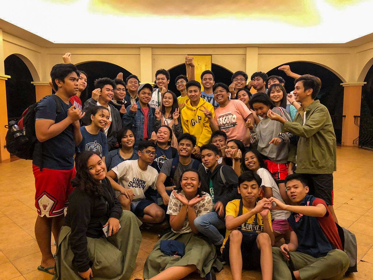 christianxdangs's tweet photo. will forever cherish this family💖

kahit 9pm na naka-uwi galing sa praktis, sobrang sulit ng mga oras kasama kayOoOo aAaahh!!

~ thank u antares 🦂 https://t.co/TArxZBjOte