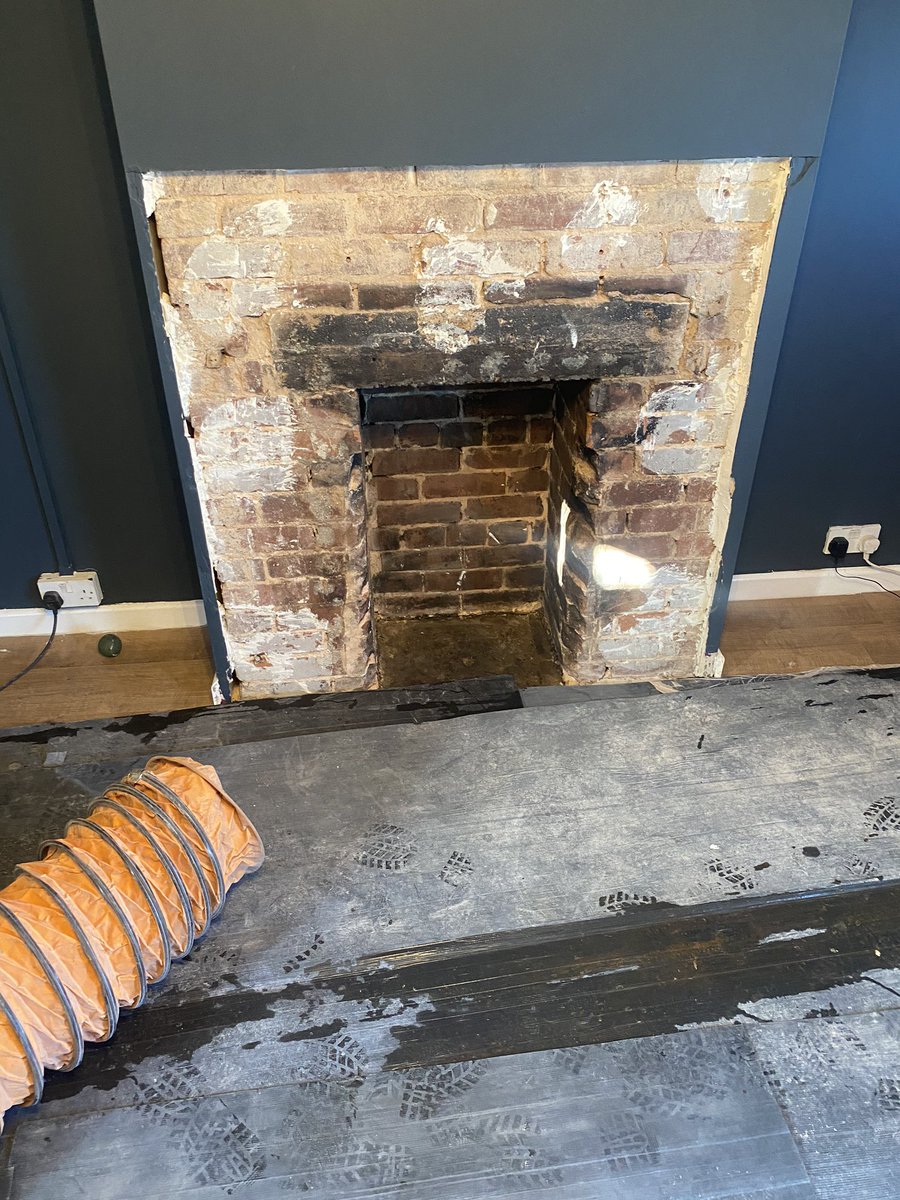 ben_exestoves's tweet image. Mi Fires Skiddaw All complete with Mi Flues Flexliner, Slate Hearth &amp;amp; Focus Mantel supplied and Fitted by Comfort Heating &amp;amp; Stoves @MIFlues_Jason