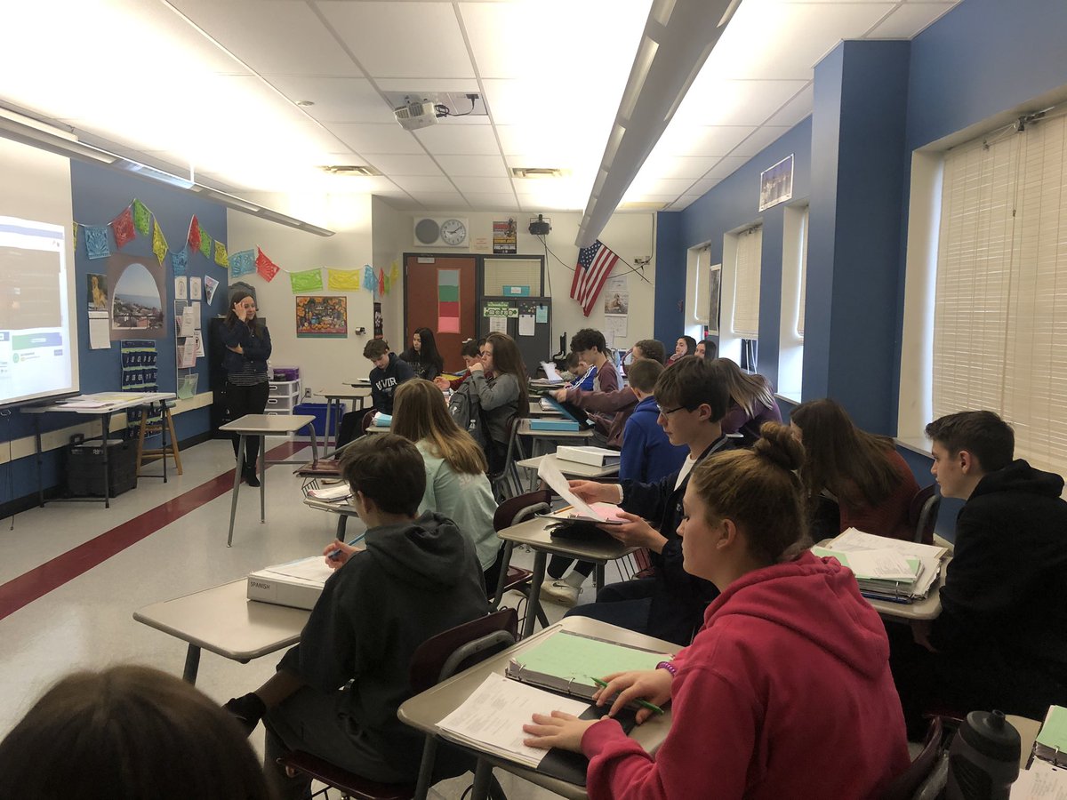 APMrMoran's tweet photo. Students in #MrsGebhardts Spanish 2 class are interpreting Spanish songs. It’s cool to see how much music is a part of our foreign language curriculum. #engagedclassroom https://t.co/9BioMasqc9