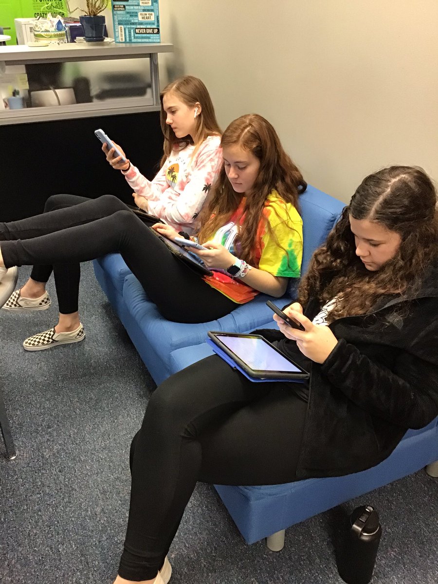 cristinoriordan's tweet photo. Not your typical reflection in #HappinessEquation. Students are creating the soundtrack to their lives to tell their stories. Allows deep reflection, personalization, student interest. #techtocreate @HCSD_ILC https://t.co/6Xs8CJPNWK