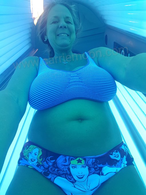 Tanning https://t.co/N6Za8BmiKw