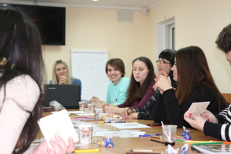 PlamadealasS's tweet photo. In Moldova, we celebrated #ZeroDiscrimination with women living with #HIV from Tiraspol learning about #HumanRights and self-esteem. The training is part of the mentoring program for women living with HIV . #OneUNProgramOnHumanRights on both banks of Nistru. https://t.co/5k6jwuoVRq