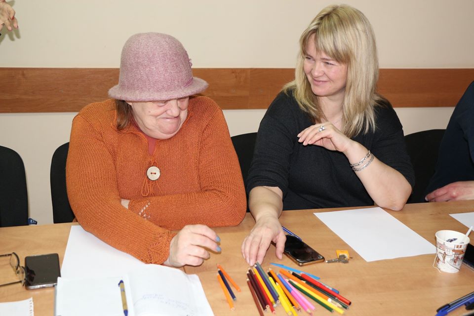 PlamadealasS's tweet photo. In Moldova, we celebrated #ZeroDiscrimination with women living with #HIV from Tiraspol learning about #HumanRights and self-esteem. The training is part of the mentoring program for women living with HIV . #OneUNProgramOnHumanRights on both banks of Nistru. https://t.co/5k6jwuoVRq