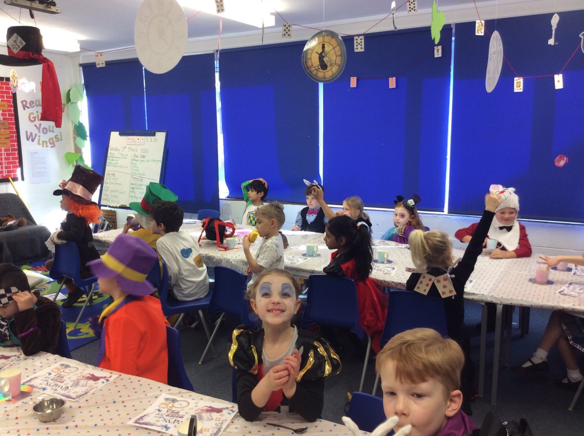 Year 2 are getting ready for their mad hatter’s tea party this afternoon making jam tarts and sandwiches. They are writing their own instructions. @InMATLamport <a href="/pixlclub/">Pixel Club</a> #WorldBookDay2020
