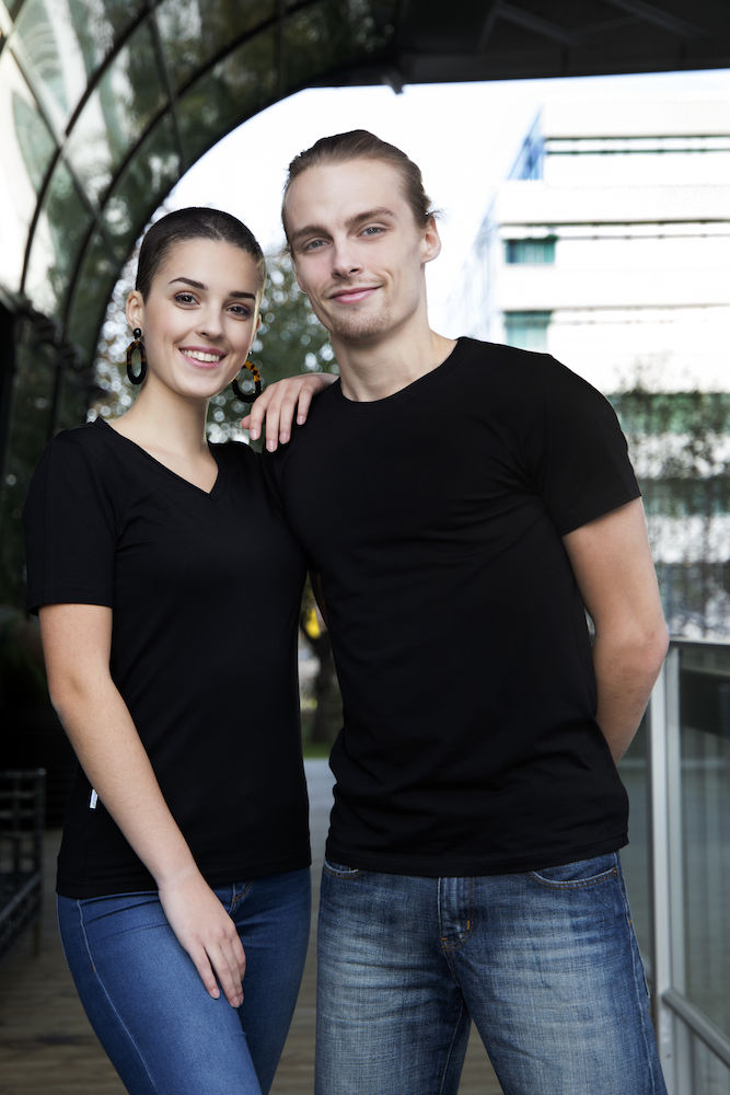 UBScandinavia's tweet photo. New for 2020-Go Eco with our Cottover Range Modern T-shirt in stretch material, men´s style with round neck and ladies´style with V-neck, both slim fit. + 96% organic Fairtrade-cotton , 4% elastane... + Recognised Certifications. #cottover #eco #ecofriendly #ecoclothing #brand https://t.co/Zoj7phz32X