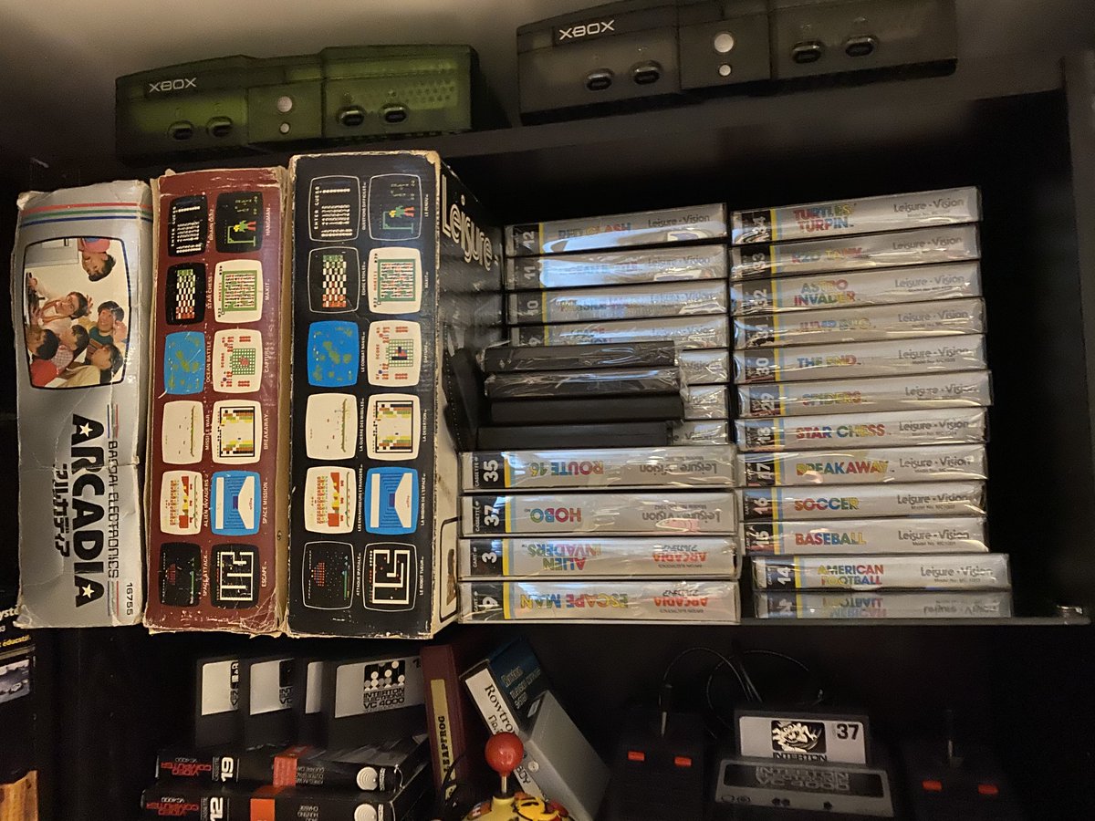 VideoKraken's tweet photo. Question: How can you tell when you have too much Arcadia 2001 variants ?
The correct answer is : never, you cannot have too much variant of this console.
I seriously need to re-arrange this area though.
#Bandai #Emerson #Arcadia2001 #LeisureVision #Soundic https://t.co/iHGKYBIaNH