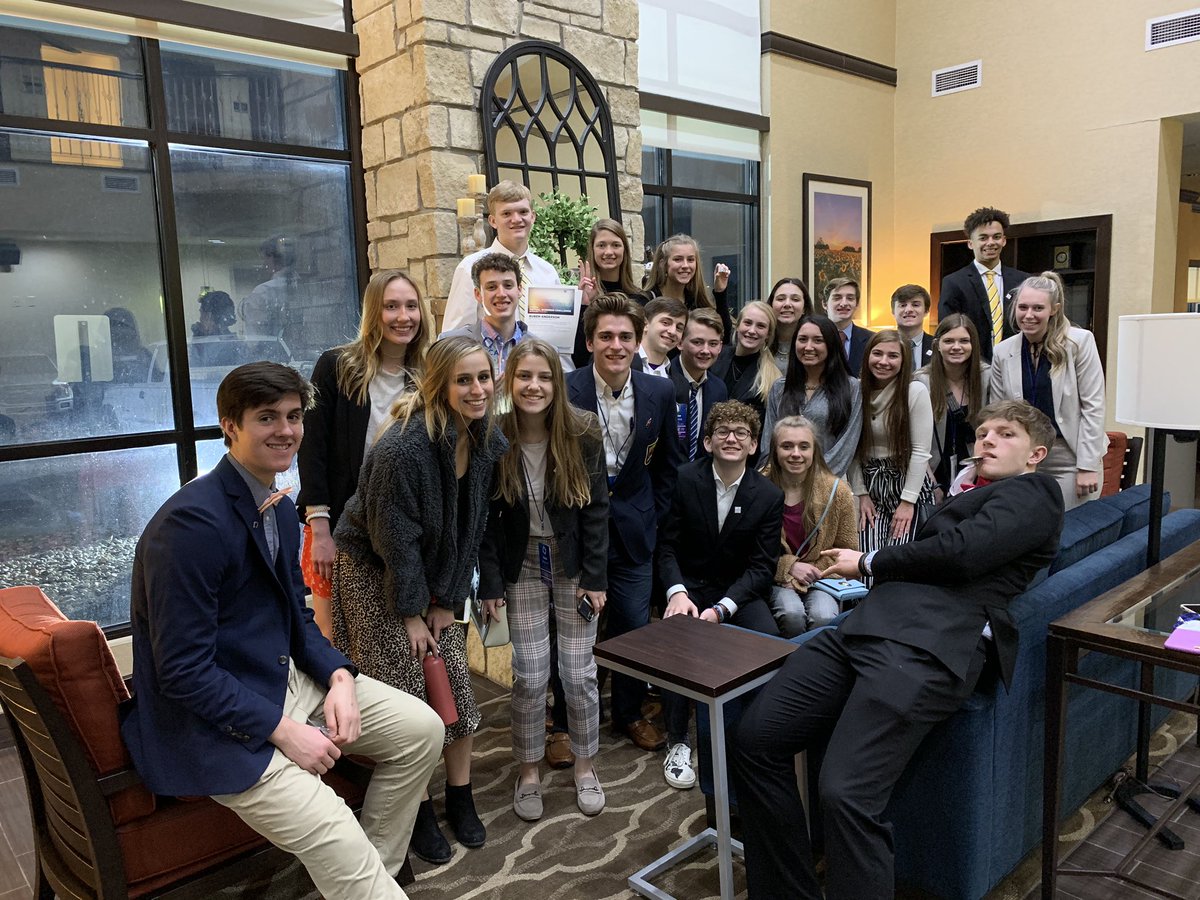 smwestdeca's tweet photo. Amazing showing last night at DECA State Mini Awards! Congrats to everyone that made it on stage!! @SMWestOffice https://t.co/4zbQQrToLS