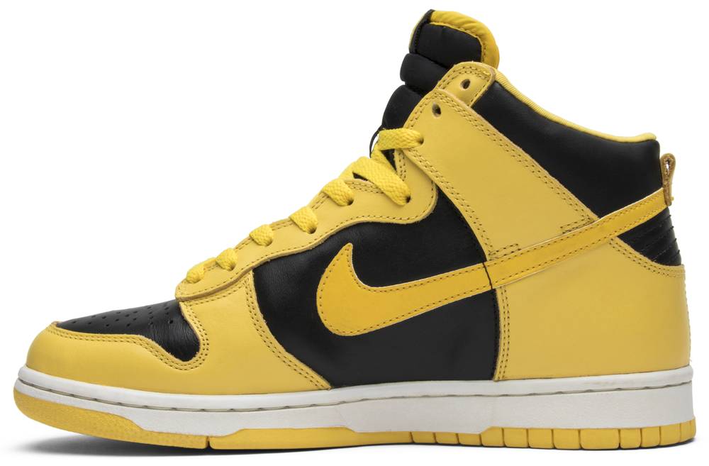 WuTangClan's tweet image. DO NOT, I repeat DO NOT send any one money to reserve a pair of Nike WuTang Dunks, it’s a SCAM. These sneakers are not in the market.
#wutang
wutangclan.net