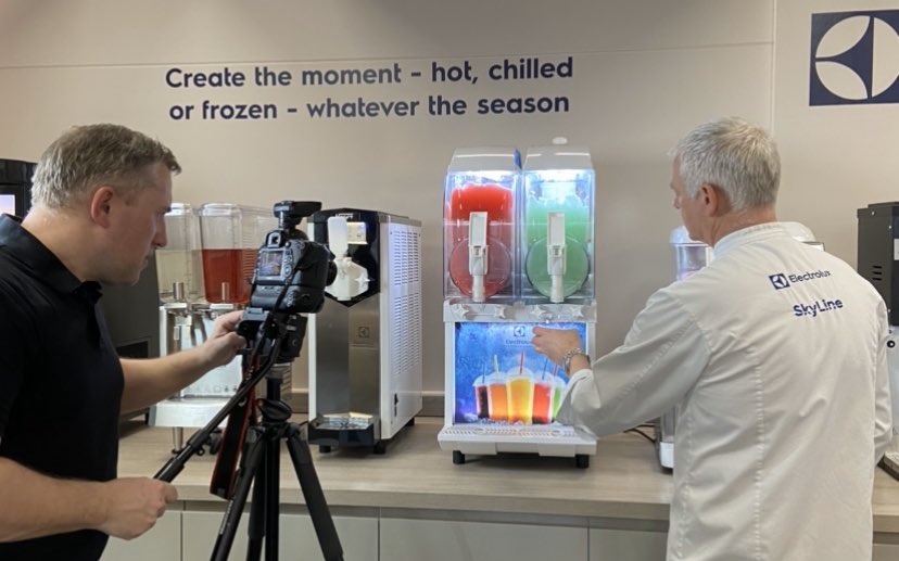 ElectroluxProUK's tweet photo. We’re having a great day filming our #beverage solutions in action at our Center of Excellence 🎥 Take a look behind the scenes 👀 https://t.co/mjDJyp0SVw