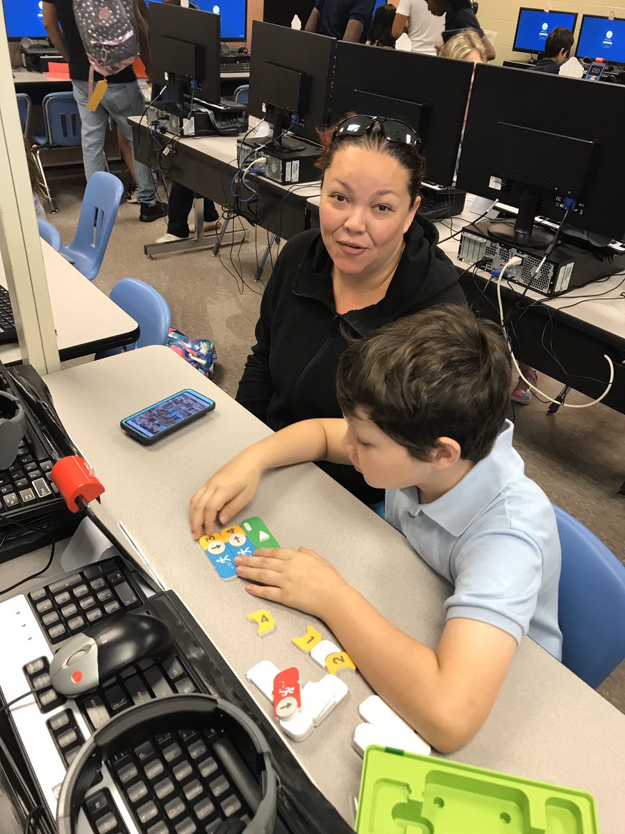 MsMicieliCCPS's tweet photo. #MESSTEAM morning was a #CCPSSUCCESS! Our supporting student achievement action team did an amazing job with getting parents and students working on different #STEAM activities @ManateeCCPS @collierschools #Science #Technology #Engineering #Art #Math https://t.co/7prLErhSMH