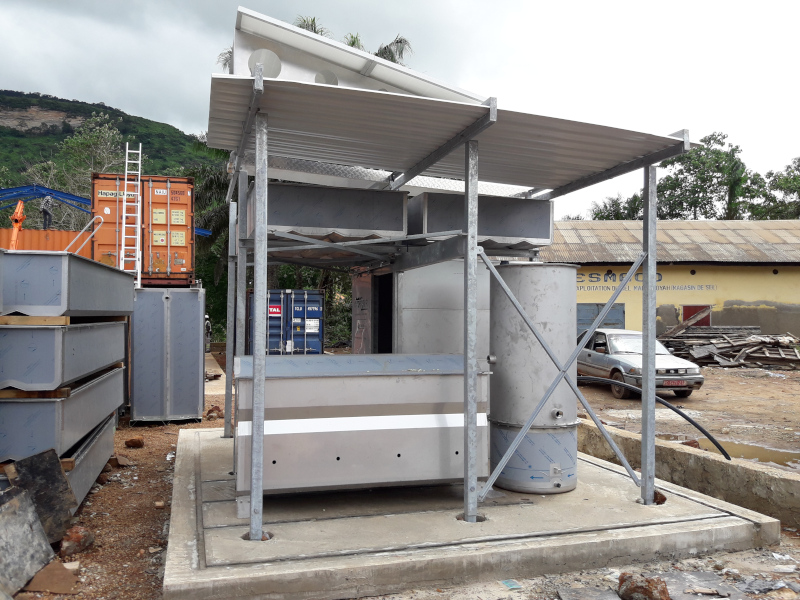 VergnetHydro's tweet photo. #FR_ #GUINEE – #ALTECH, #EVG et @VergnetHydro installent, sur la commune de #Coyah, la première station de #potabilisation #HYDROPUR d’un vaste projet visant à valoriser des #eaux de #surface pour alimenter plus de 60 000 personnes en #eau #potable. @Enabel_Belgium @GouvGN https://t.co/mXmyOnOVIV