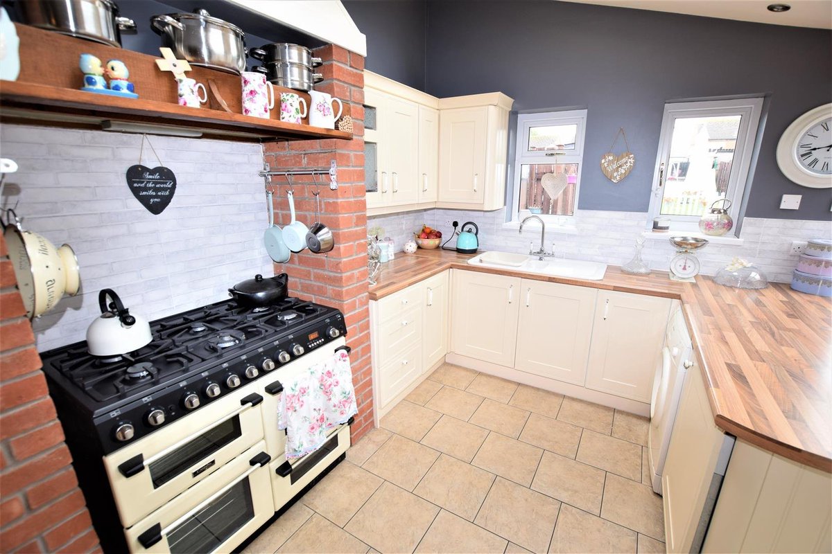 Nina Estate Agents tweet media