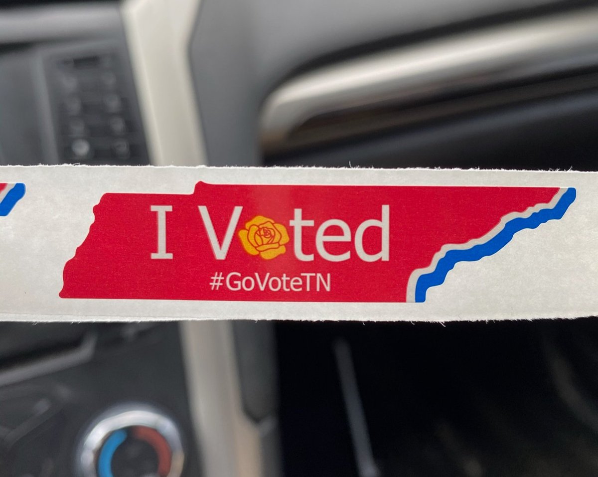 fireman712000's tweet photo. Stopped to refill my coffee supply, and called my sis, who lives down in Tennessee. Just some minor wind damage at her place.
She forgot that TN is part of Super Tuesday, so I reminded her to vote. We exchanged pics. :-)
#SuperTuesday
#MonsterJava https://t.co/EtRz3lkRwZ