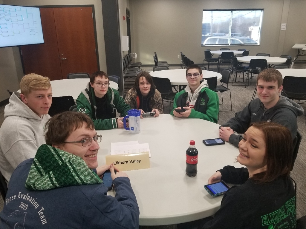 EVFalcons's tweet photo. HS Quiz Bowl Team prepping diligently before competition. https://t.co/yI2VGut6GD