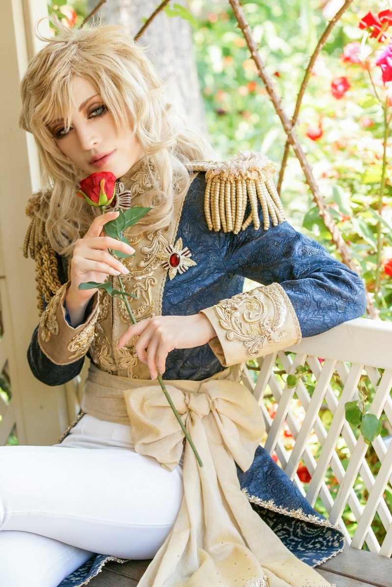Momo 今日はひな祭りっぽいことなんもしてないから ここ数年でやった女装コスプレ 創作探してみた 2 3年で4 5キャラしかやってない 笑 01 ベルサイユのばら オスカル 衣装alphaさん 02 アナと雪の女王 エルサ 03 Fgo ドレイク 04 創作 毒の魔女