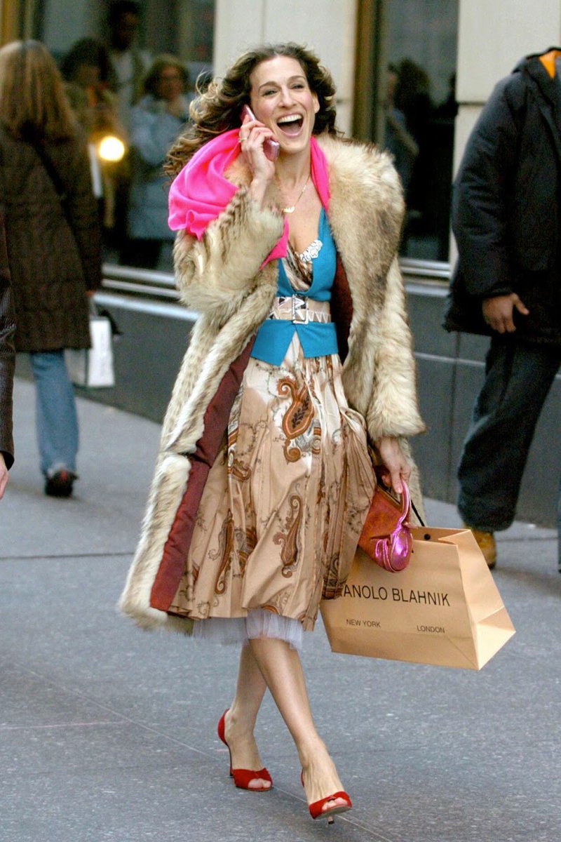 instyleturkiye's tweet photo. Sarah Jessica Parker, Manhattan’daki ilk #SJPCollection mağazasını #SexandtheCity dizisinde canlandırdığı Carrie karakterinin alışveriş yaptığı #ManoloBlahnik mağazasının yerine açıyor!👠 https://t.co/wwIopZ8E1D