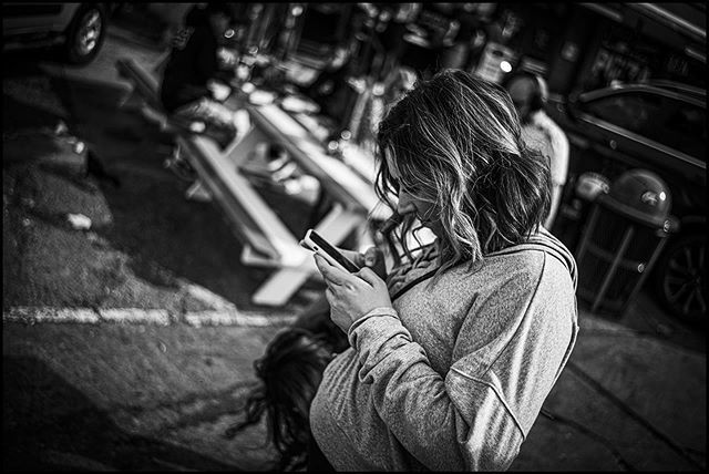 khunyalamatpan's tweet photo. Phone.
*
*
*
*
*
#streetphotography #streetphotographer #streetphotographyinternational #streetphotography_bw #streetphoto #blackandwhitephotography #blackandwhite #blackandwhitephoto #bnwphotography #bnw_captures #bnwmood #bnwphoto #bnw_society #spicol… https://t.co/OnUu3QFXD4 https://t.co/0h6pars8tZ