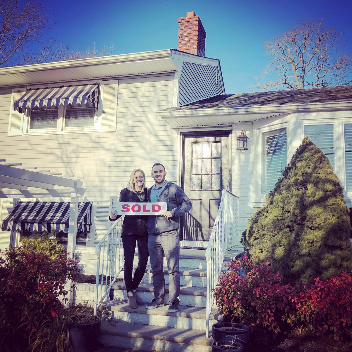 BGrainer's tweet photo. Big Day Yesterday!
Thanks to my old friend @coachgardner10 for all of your help putting us in our new home. You’re good at what you do pal.
Looking forward to the next chapter in our new home.
#PointBoro #HOME https://t.co/SLrGSvSwHl
