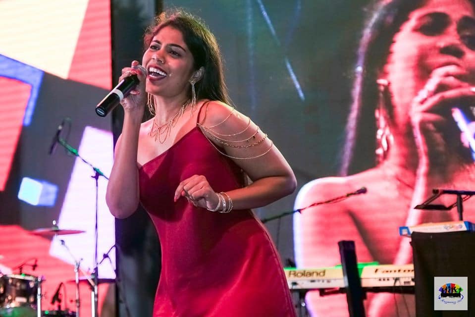 allycaralgoa's tweet photo. Actor, Singer Veloshka Da Costa doing what she does best at UAE’s biggest ever Goan event known as Carnaval De Goa.
.
.
.
#BeingAllycaral #Goa #GemsofGoa #Dubai #Goan #Singer #carnavaldegoa #GoansAbroad #ProudGoans #Actor #GoansInNews #UAE #GoansinUAE https://t.co/wg70UbitXZ