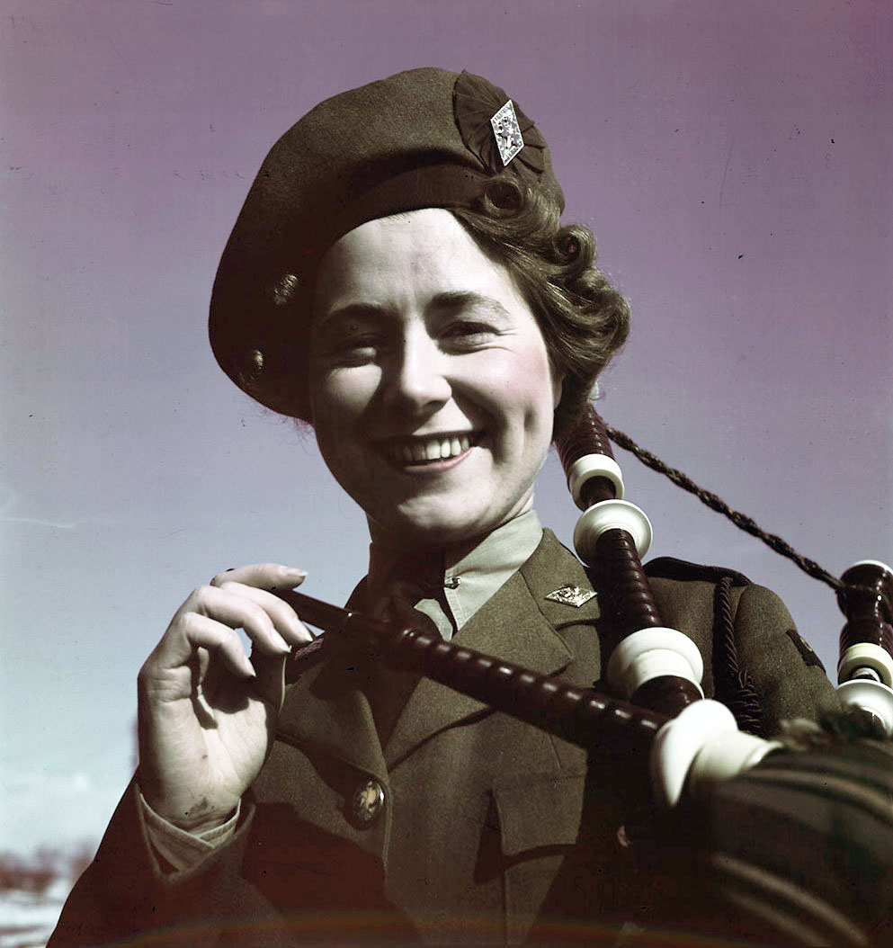 mike_bechthold's tweet photo. Today we look at the CWAC Pipe Band. Formed in 1942, it played for the troops across Canada. Following VE Day the Pipe Band traveled the UK, Netherlands, and France to entertain the troops.
Pipe Major Lillian Grant.
#WomensHistoryMonth
#InternationalWomensDay
#originalcolour https://t.co/fBAkXjoMXK