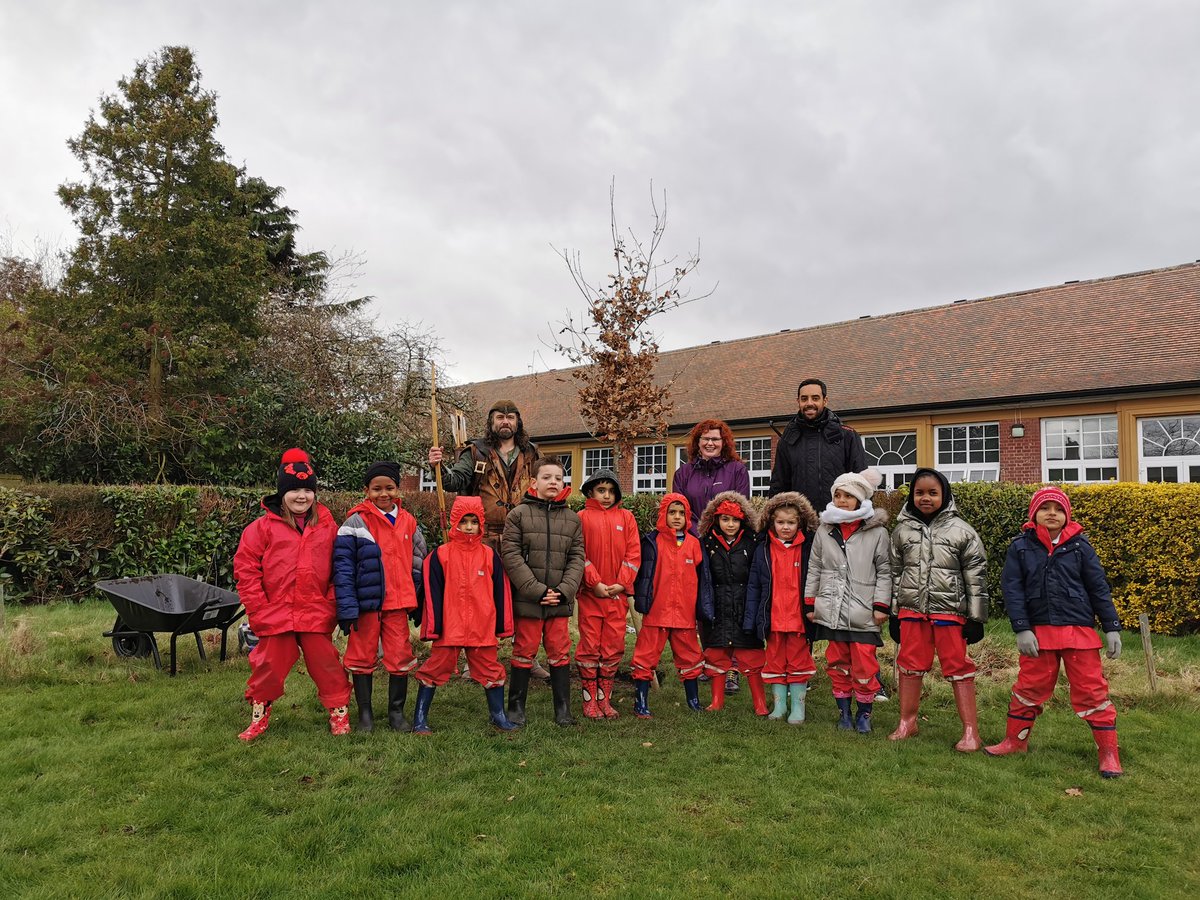 joshosoro's tweet photo. Saplings and swordplay! Had a great time representing @NottmCastle @Whitemoorschool with Robin Hood @EzekialBone and #PeoplesForest. These brilliant kids planted a tree that they'll be able to show their grandchildren one day! https://t.co/bP5q19zyFD