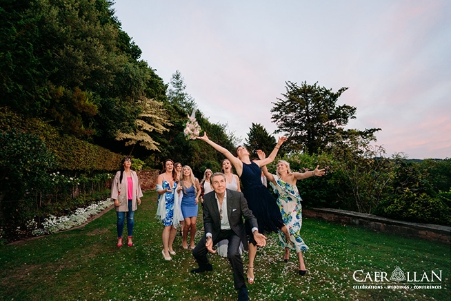 Caer_Llan's tweet photo. At Caer Llan we love to take the time to get to know our lovely couples, finding out what they like, love and dream of for their wedding day. We then go that extra mile to ensure we deliver their dream.

To book a viewing or to find out more, email info@caerllan.co.uk https://t.co/PimLEkePPr