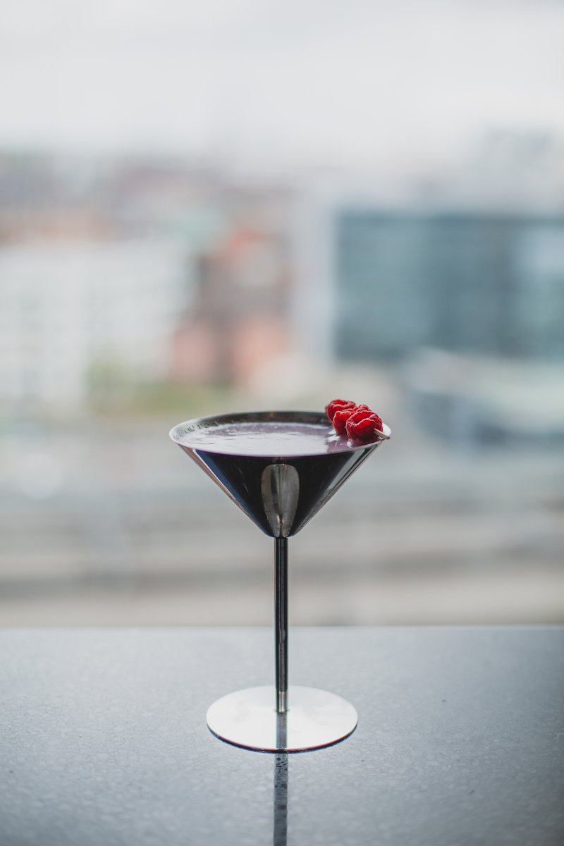 Summer where are you?!? 🤷🏻‍♀️ While we wait for the sun to make an appearance, let us tan-talise you with a cheeky cocktail or two. 😉🍸#BritishSummerTime